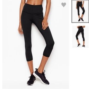 Victoria's Secret Knockout Capri's